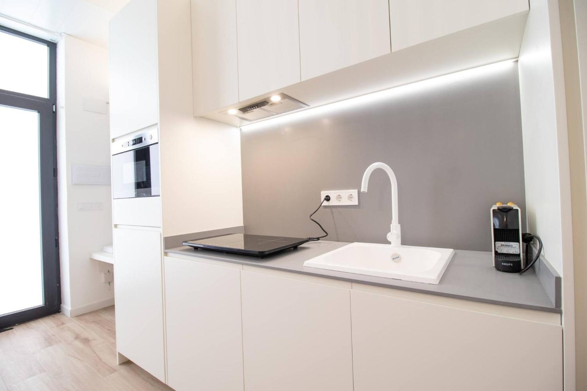 Appartamento Maritim 2 By Concept Flats Valenza Esterno foto