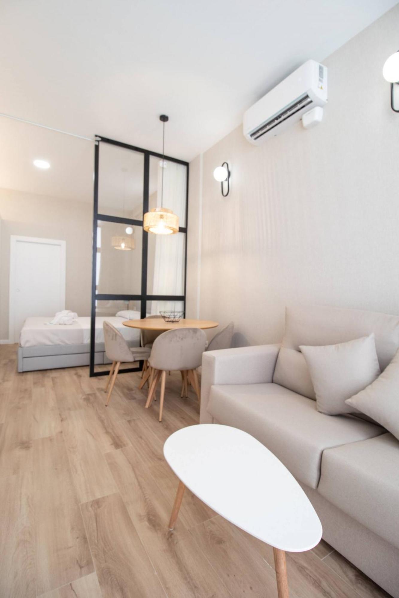 Appartamento Maritim 2 By Concept Flats Valenza Esterno foto