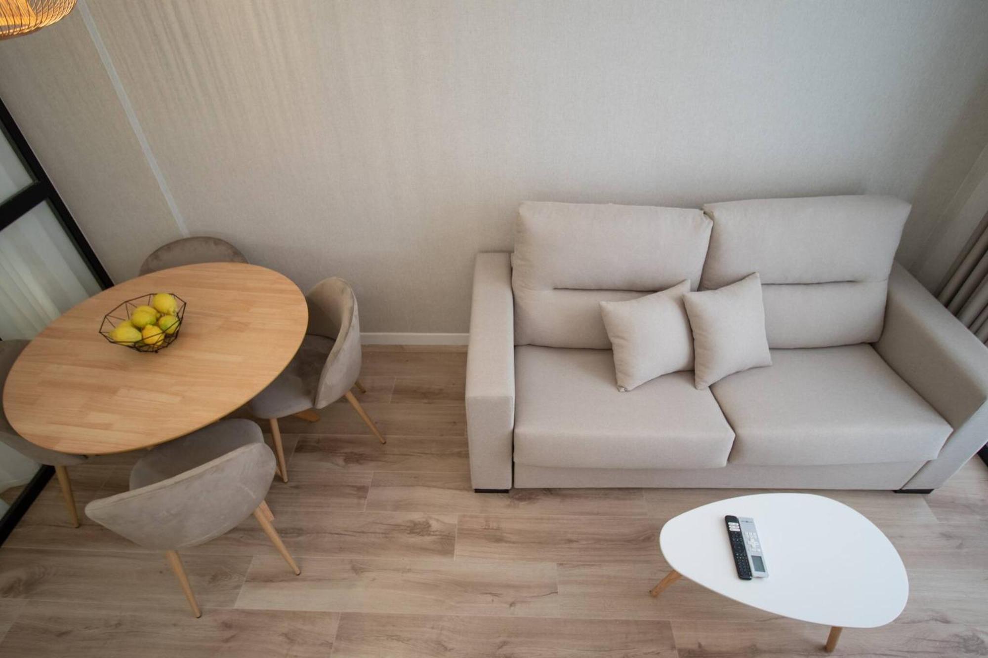Appartamento Maritim 2 By Concept Flats Valenza Esterno foto